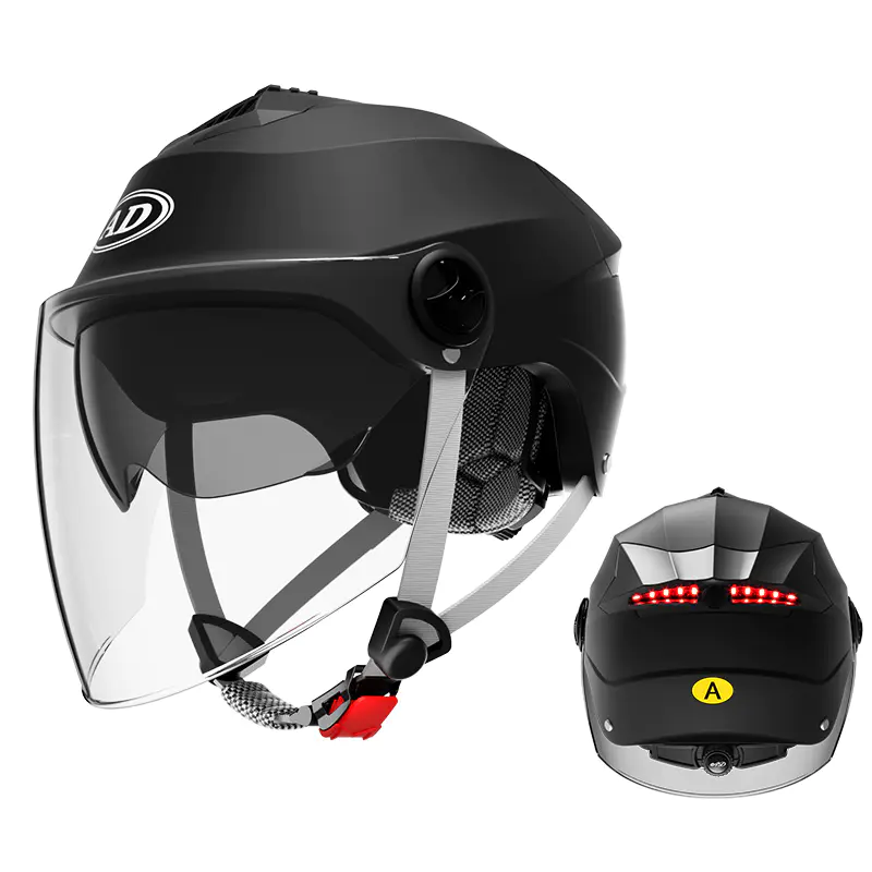 818 LED sikkerhetsbaklys Half Face Motorsykkelhjelm Doble Visors Hjelm